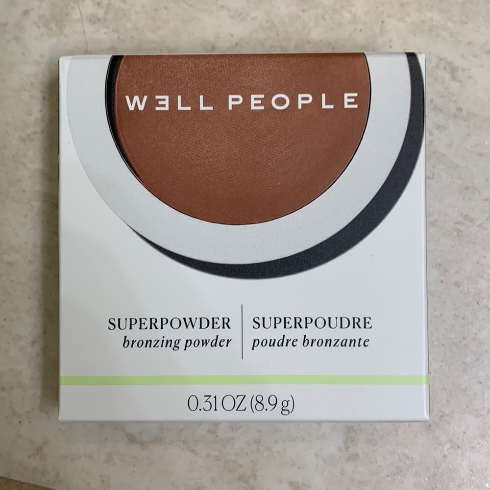 Well People Superpowder Bronzing Powder